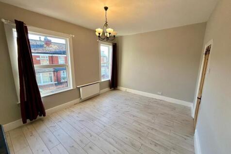 WhatsApp Image 2025-11-20 at 13.12.58_929eeacd.jpg