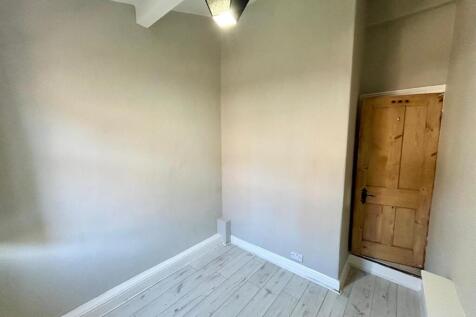 WhatsApp Image 2025-11-20 at 13.12.57_d0ad7a94.jpg