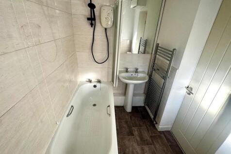 WhatsApp Image 2025-11-20 at 09.38.19_d74e1484.jpg