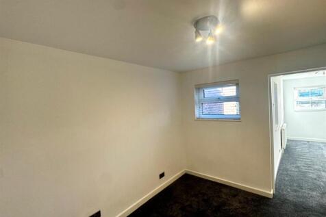 WhatsApp Image 2025-11-20 at 09.38.20_1d95685d.jpg