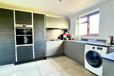 3 bedroom Terraced for sale