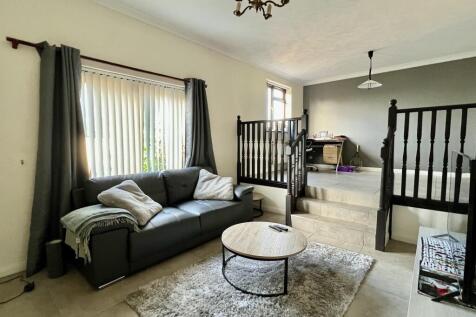 3 bedroom Terraced for sale
