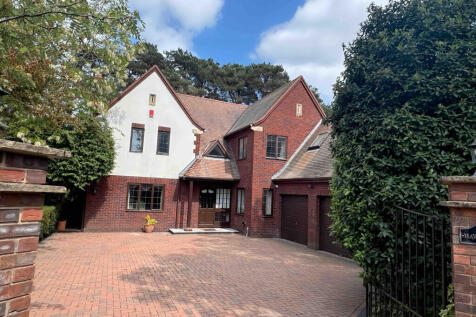 5 bedroom Detached for sale