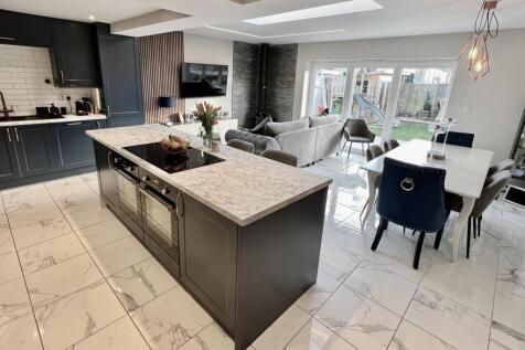 4 bedroom Semi Detached for sale