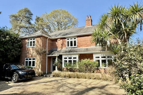 4/5 Bedroom Detached House for Sale