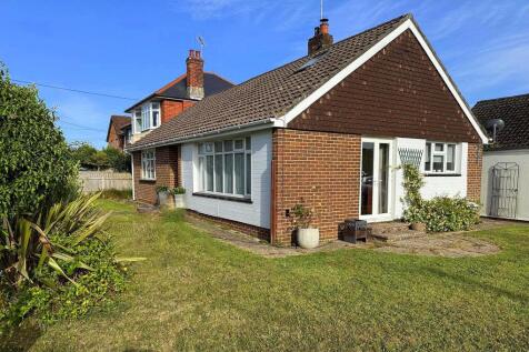 4 bed detached chalet