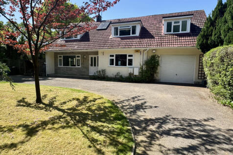 4 Bed Chalet House