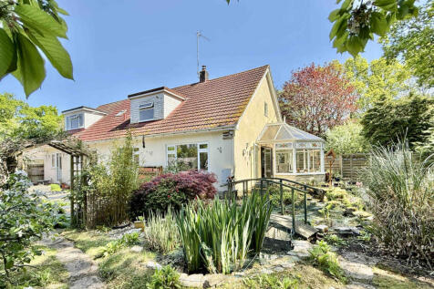 4 Bed Chalet House