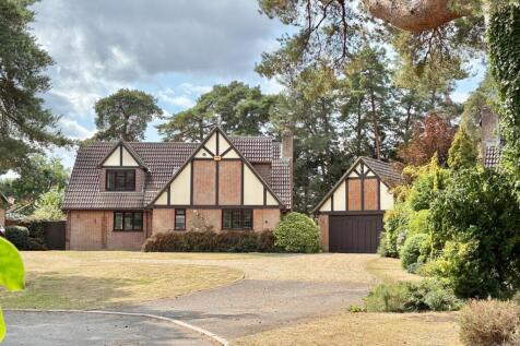 4 Bedroom Detached Property