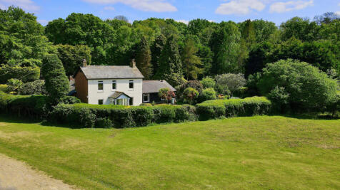 Charming 4 bedroom forest cottage with 2/3 recept