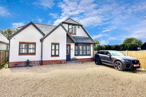 5 BEDROOM CHALET HOME