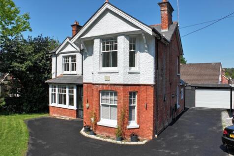 3 Bedroom Detached House
