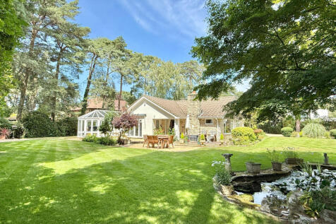 4 bedroom detached bungalow