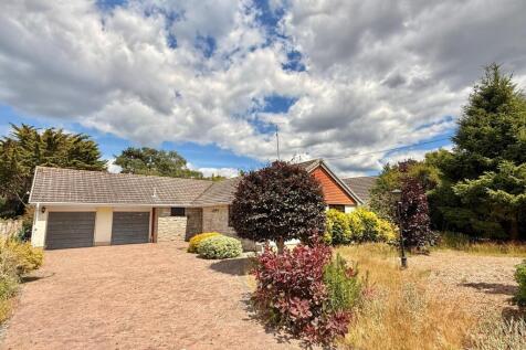 3 bedroom detached bungalow