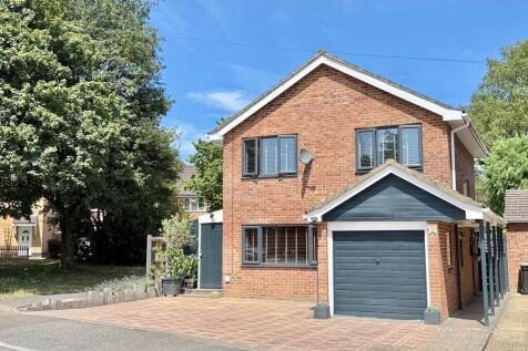 4 bed detached family home