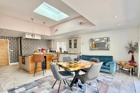 Four/ Five double bedroom detached bungalow
