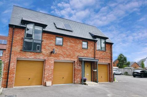 2 bedroom freehold coach house