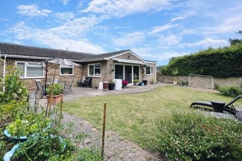 4 bedroom detached bungalow
