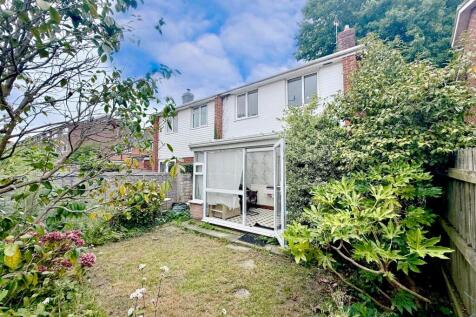 2 bed semi detached townhouse