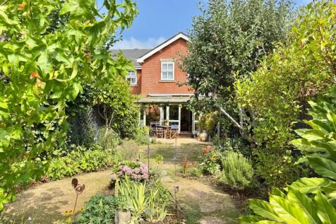 3 bed semi-detached family home