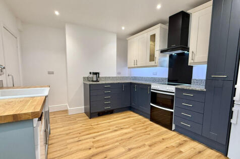 2 bedroom ground floor apartment