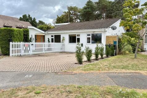 4 Bedroom detached bungalow