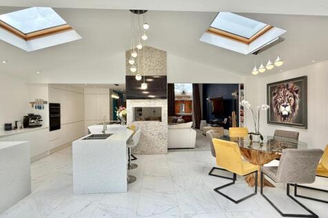 4 Bedroom detached bungalow