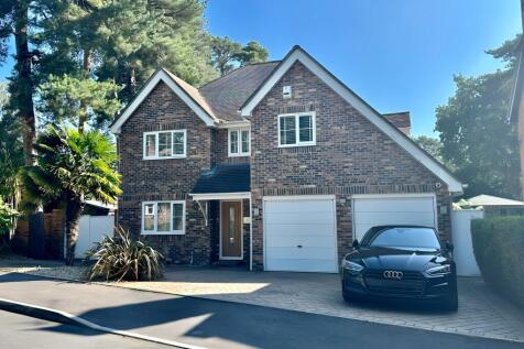 5 bedroom Detached for sale