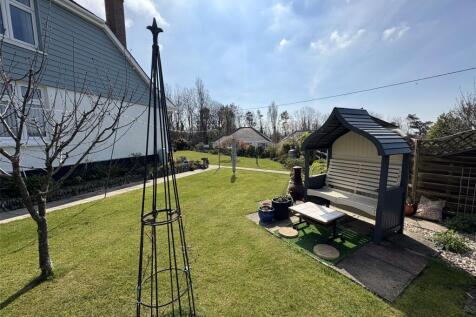 Garden To Side