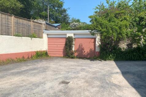 Garage (Right)