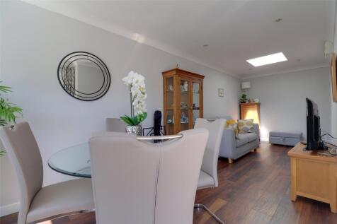 2nd Reception/Bed 3