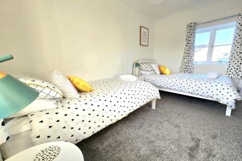 Bedroom 2 Alt&#39;