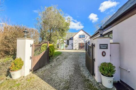 Entrance Driveway
