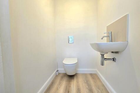 Wc/Cloakroom