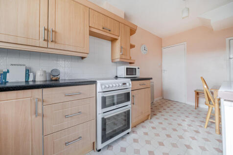 1372572-6-6900cba...