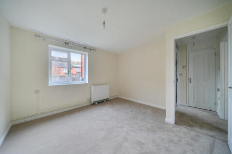 1376486-8-690b272...