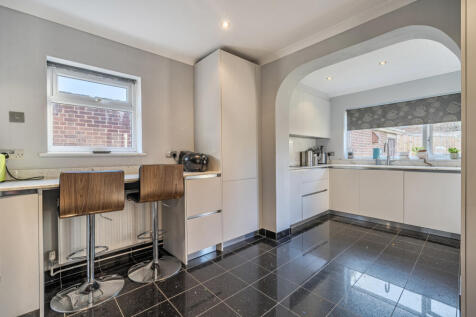 1361893-9-68dc026...