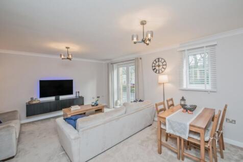 Living Room/Kitchen
