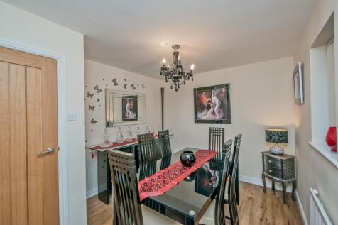 Dining Room/Bed 4