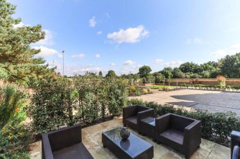 Rear Communal Gdn