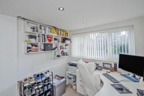 Bedroom 5/Study