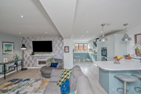 Lounge/Kitchen Area