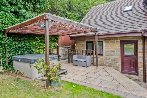 Patio &amp; Hot Tub