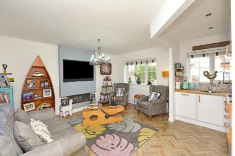 Living / Kitchen