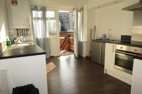Kitchen/Entrance