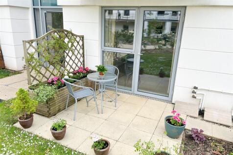 PATIO.jpg