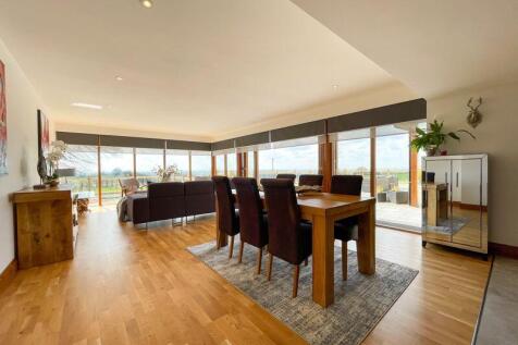Dining/Family Room