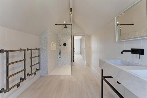 Shower Room.jpg