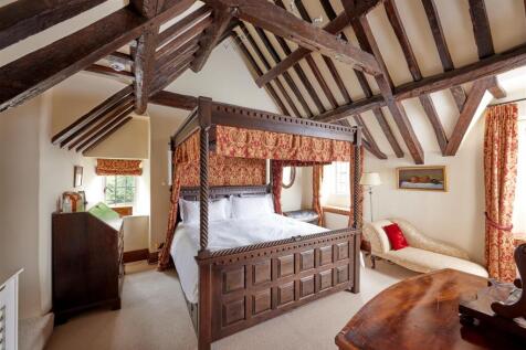 Bedroom 1 .jpg