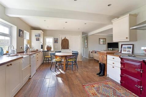 Kitchen 2.jpg